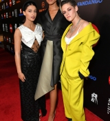 Pioneer_of_the_Year_Dinner_Honoring_Elizabeth_Banks_286729.jpg