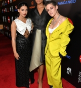 Pioneer_of_the_Year_Dinner_Honoring_Elizabeth_Banks_287029.jpg