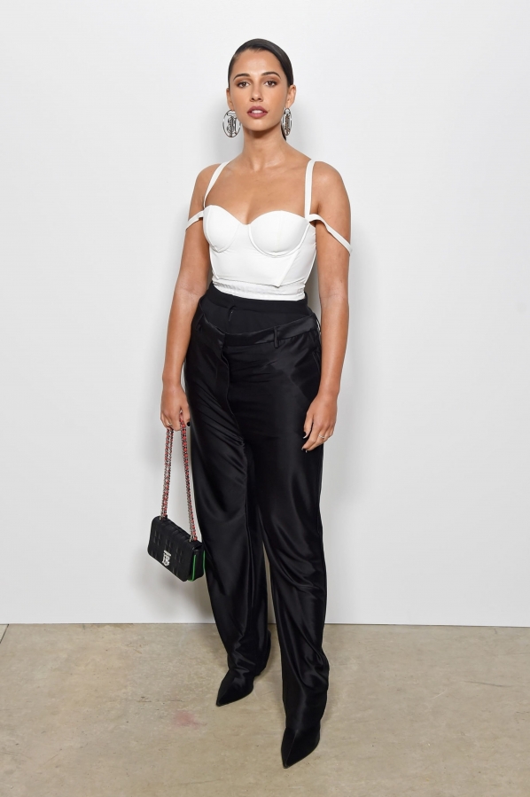 Burberry_September_2019_show_during_London_Fashion_Week_28329.jpg