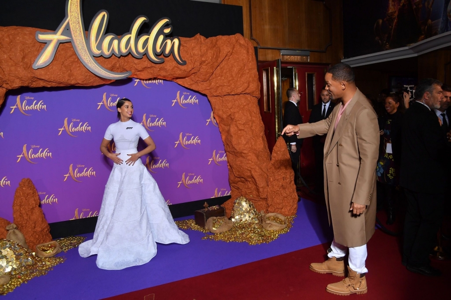 Aladdin_in_Paris_282329.jpg