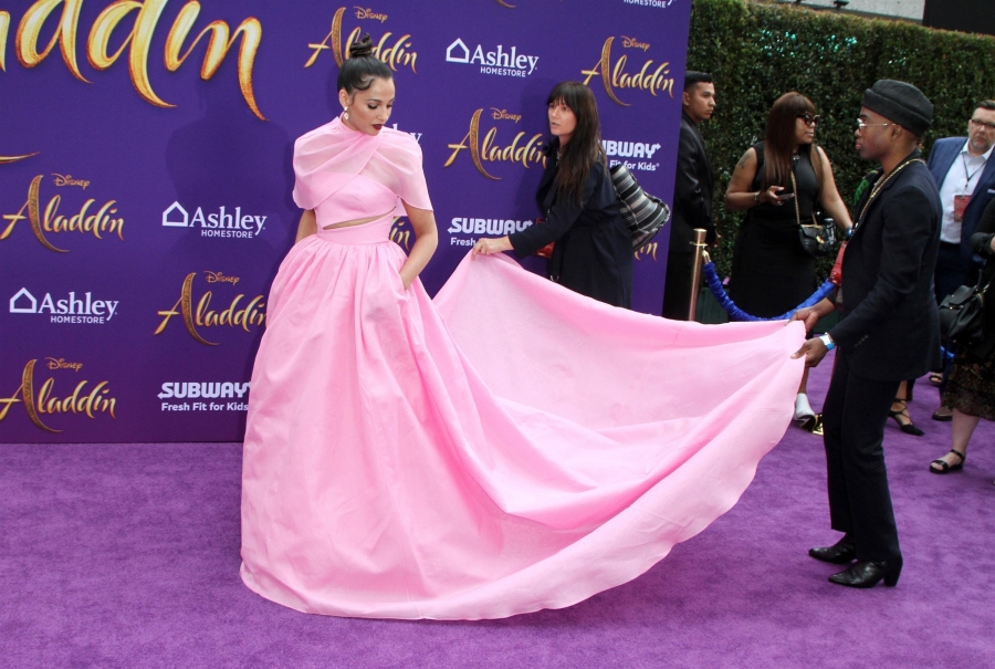 Click to view full size image
==============
_Aladdin_in_Hollywood_281229.jpg _Aladdin_in_Hollywood_281229.jpg