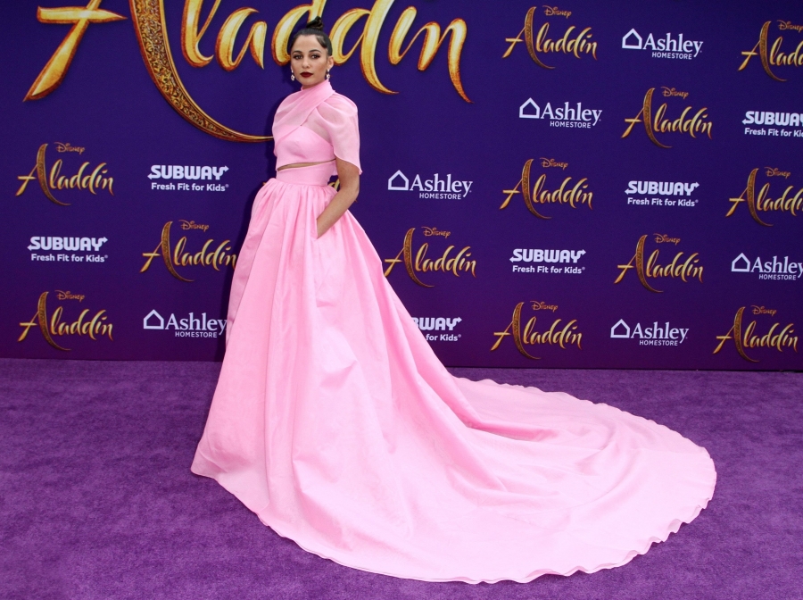 Click to view full size image
==============
_Aladdin_in_Hollywood_281629.jpg _Aladdin_in_Hollywood_281629.jpg