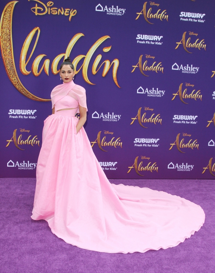 Click to view full size image
==============
_Aladdin_in_Hollywood_282029.jpg _Aladdin_in_Hollywood_282029.jpg
