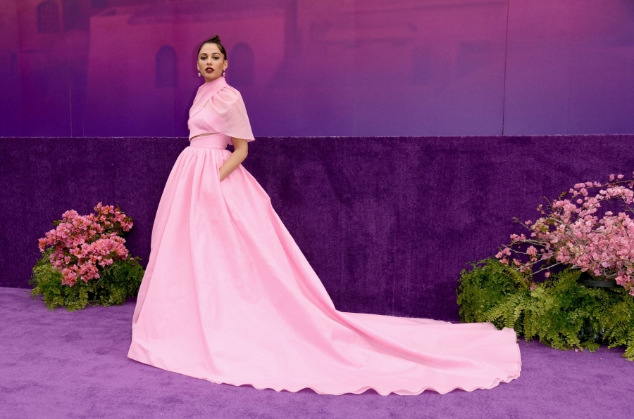 Click to view full size image
==============
_Aladdin_in_Hollywood_282129.jpeg _Aladdin_in_Hollywood_282129.jpeg