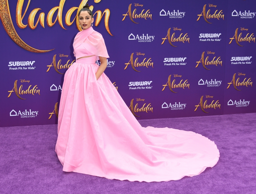 Click to view full size image
==============
_Aladdin_in_Hollywood_284029.jpg _Aladdin_in_Hollywood_284029.jpg