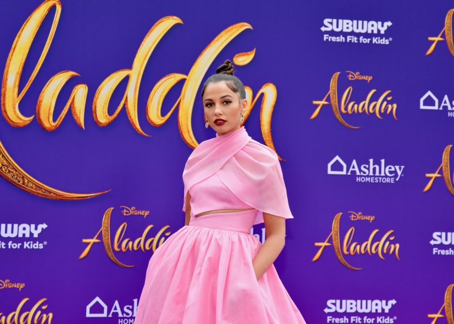 Click to view full size image
==============
_Aladdin_in_Hollywood_286129.jpeg _Aladdin_in_Hollywood_286129.jpeg