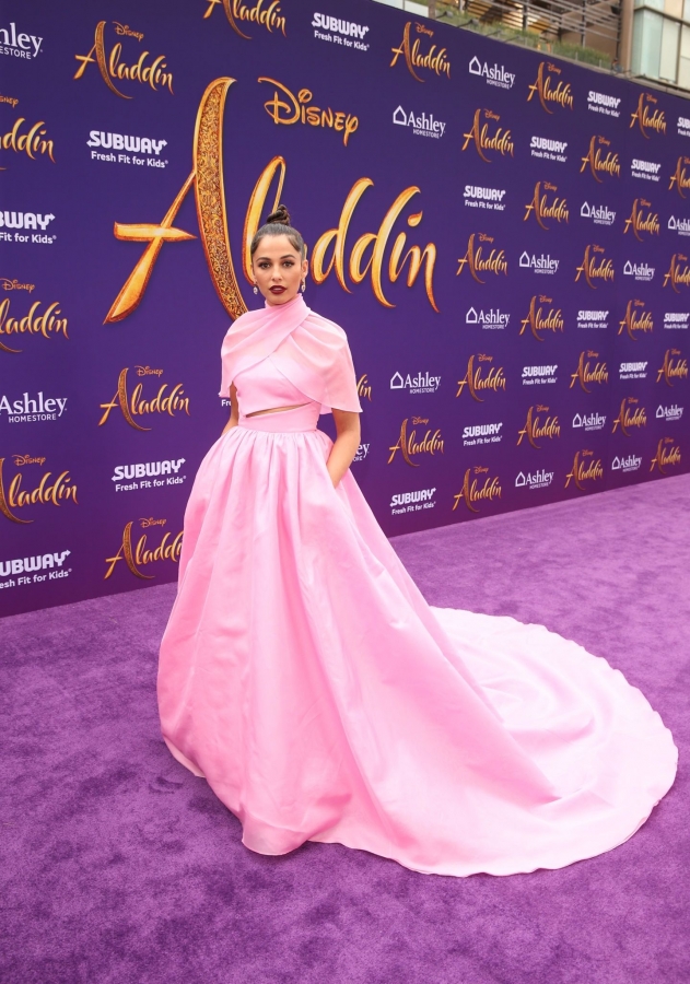 Click to view full size image
==============
_Aladdin_in_Hollywood_287029.jpg _Aladdin_in_Hollywood_287029.jpg