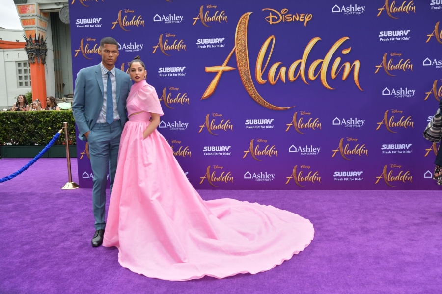 Click to view full size image
==============
_Aladdin_in_Hollywood_2810629.jpg _Aladdin_in_Hollywood_2810629.jpg