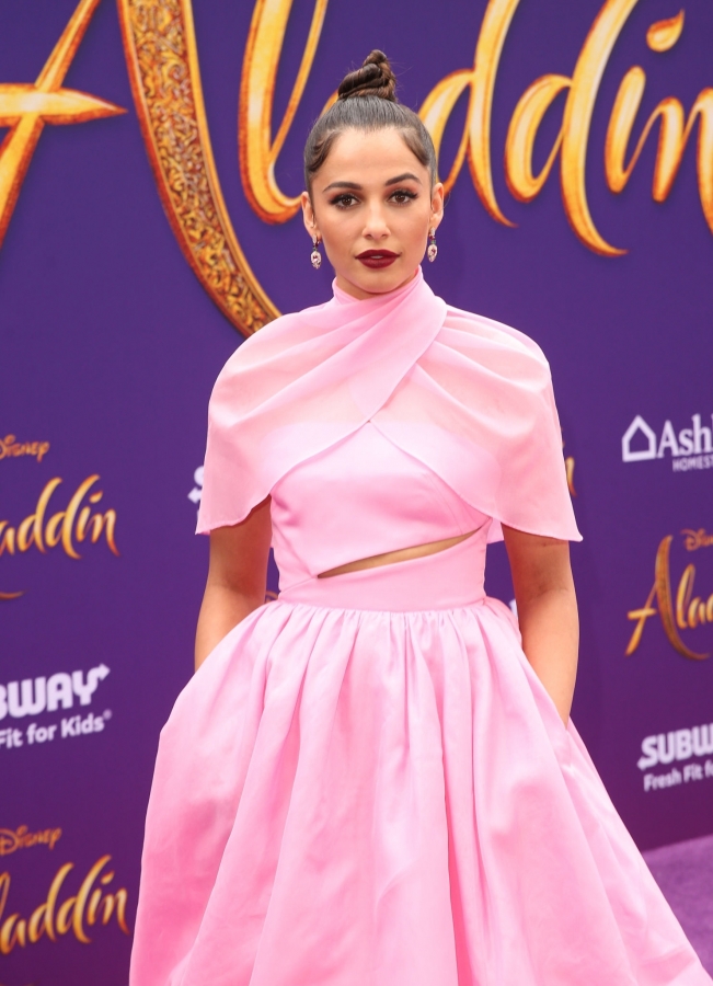 Click to view full size image
==============
_Aladdin_in_Hollywood_2811829.jpeg _Aladdin_in_Hollywood_2811829.jpeg