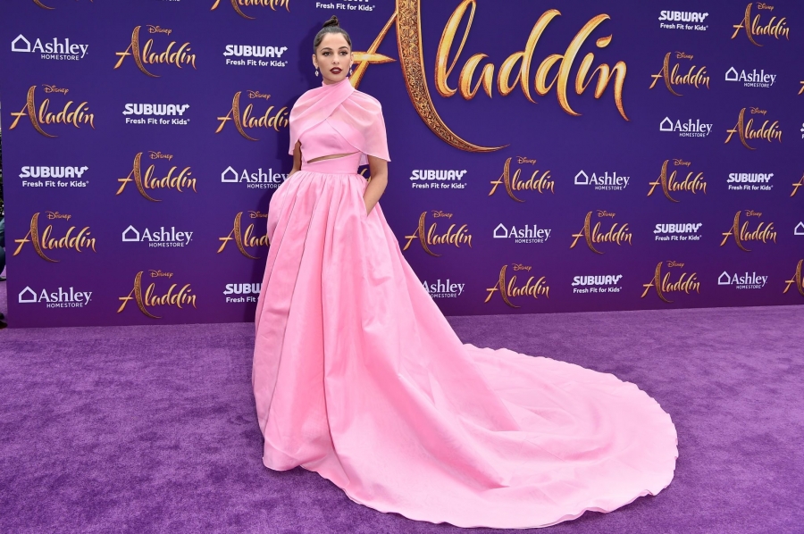Click to view full size image
==============
_Aladdin_in_Hollywood_2817029.jpg _Aladdin_in_Hollywood_2817029.jpg