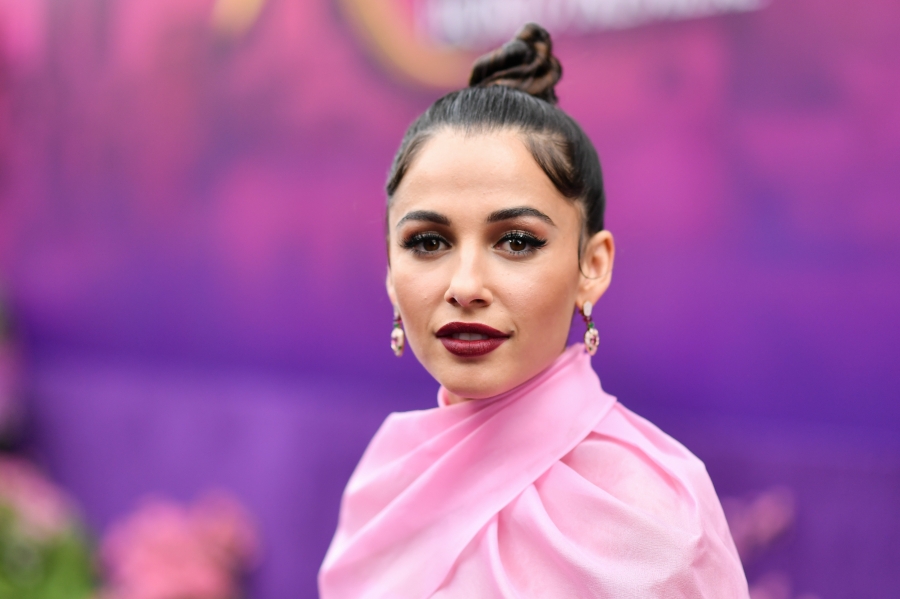 Click to view full size image
==============
_Aladdin_in_Hollywood_2835929.jpg _Aladdin_in_Hollywood_2835929.jpg