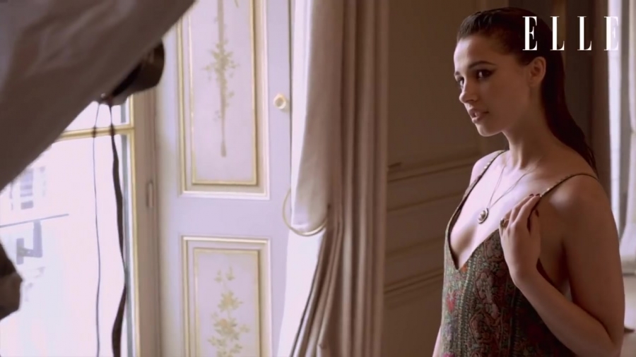 Behind_the_scenes_of_our_June_cover_shoot_with_Naomi_Scott_031.jpg