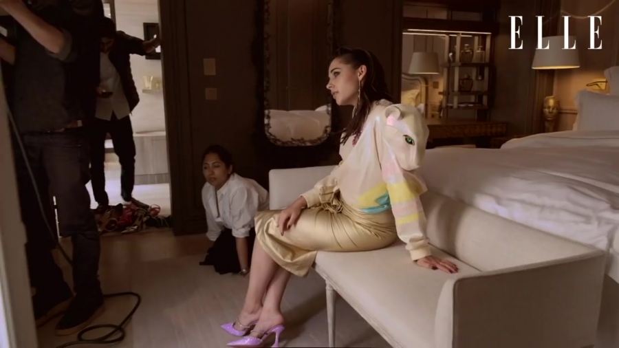 Behind_the_scenes_of_our_June_cover_shoot_with_Naomi_Scott_046.jpg