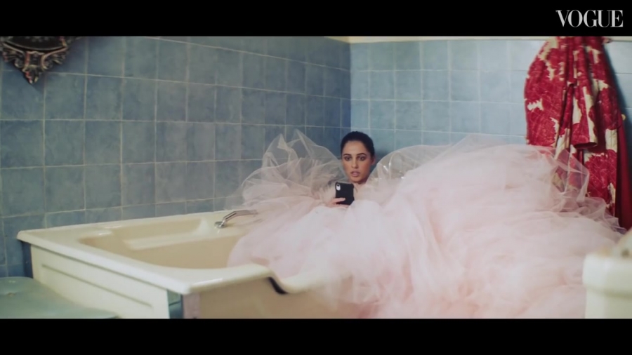 Naomi_Scott__A_Very_Modern_Princess___British_Vogue_004.jpg