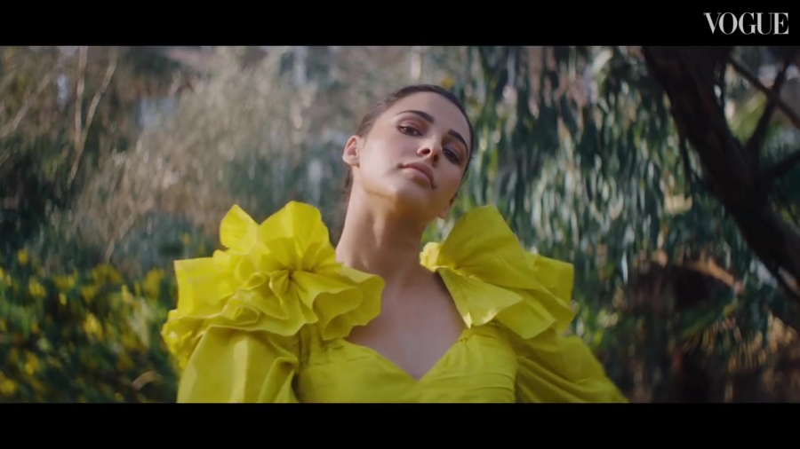 Naomi_Scott__A_Very_Modern_Princess___British_Vogue_018.jpg