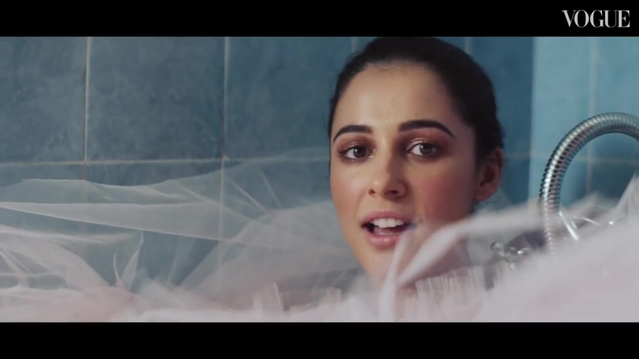 Naomi_Scott__A_Very_Modern_Princess___British_Vogue_123.jpg