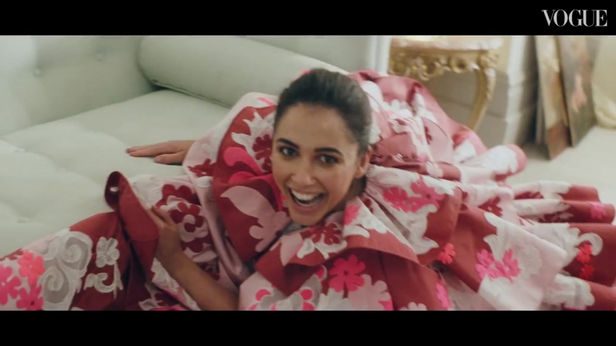 Click to view full size image
==============
Naomi_Scott__A_Very_Modern_Princess___British_Vogue_136.jpg Naomi_Scott__A_Very_Modern_Princess___British_Vogue_136.jpg